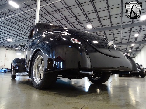 1940 Ford Deluxe image 15