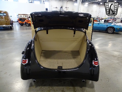 1940 Ford Deluxe image 67