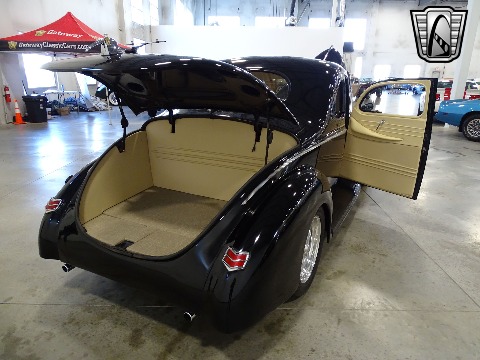 1940 Ford Deluxe image 68