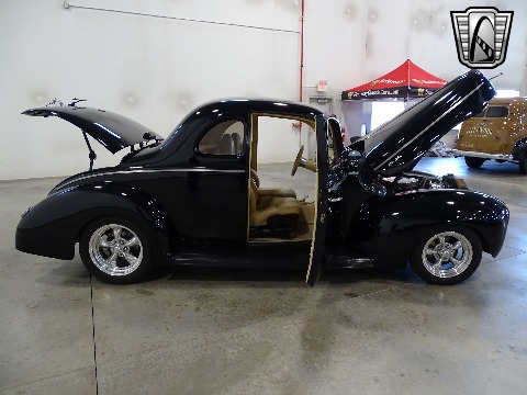 1940 Ford Deluxe image 69