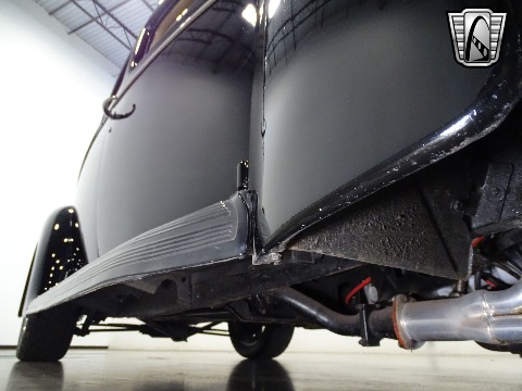 1940 Ford Deluxe image 122