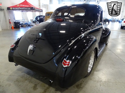 1940 Ford Deluxe image 19