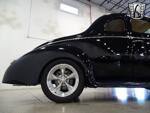 1940 Ford Deluxe image 45