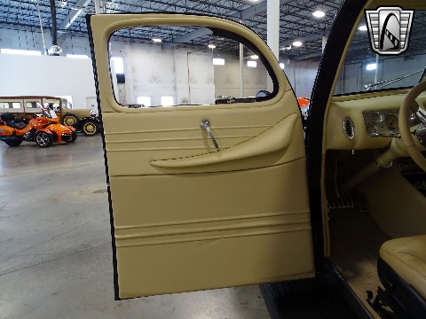 1940 Ford Deluxe image 71