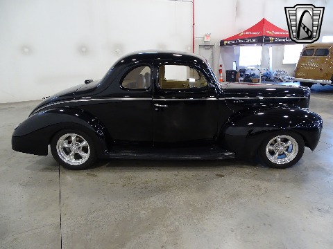 1940 Ford Deluxe image 22