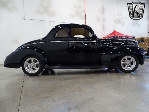 1940 Ford Deluxe image 23