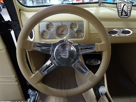 1940 Ford Deluxe image 76