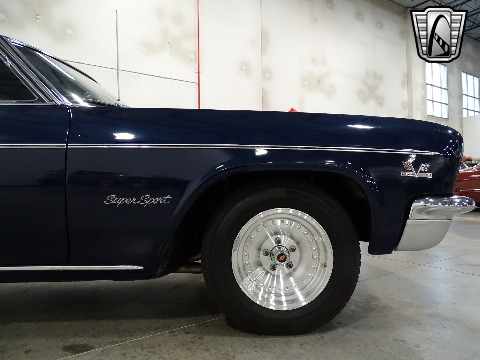 1966 Chevrolet Impala image 38