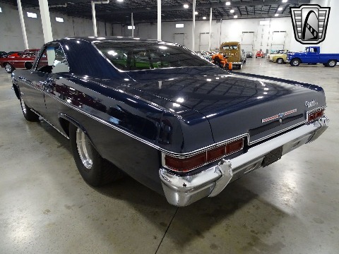 1966 Chevrolet Impala image 13