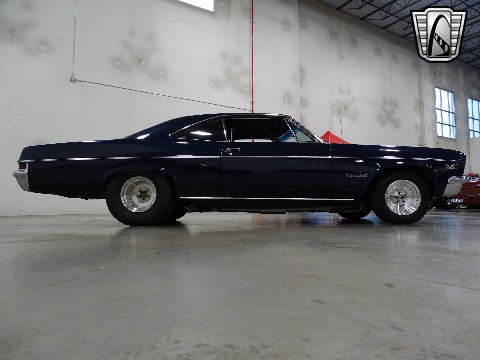 1966 Chevrolet Impala image 24