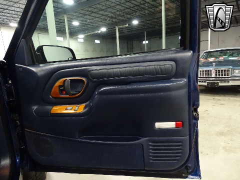 1998 Chevrolet Silverado image 92