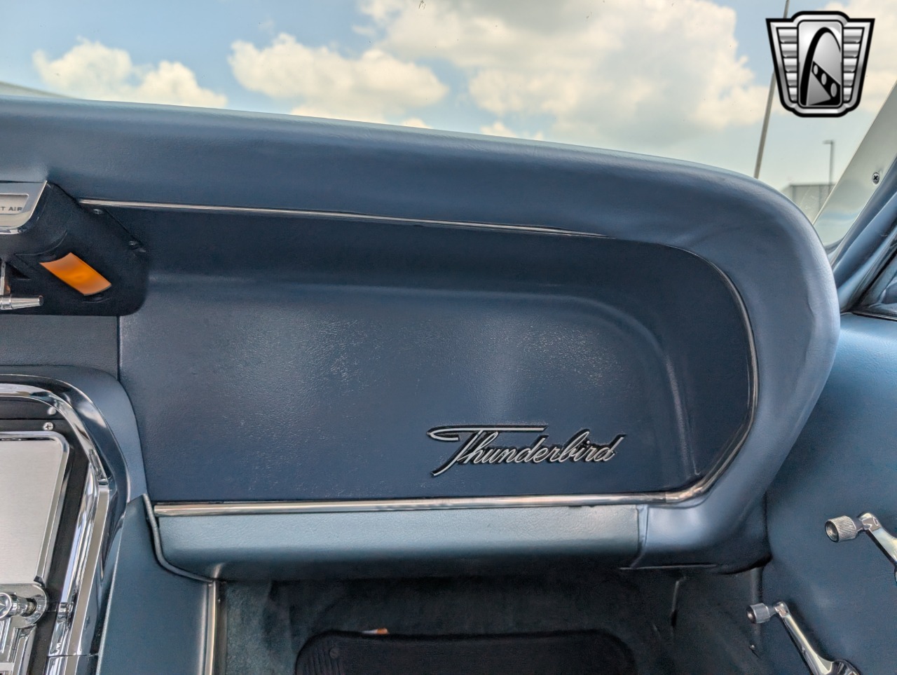1964 Ford Thunderbird 90