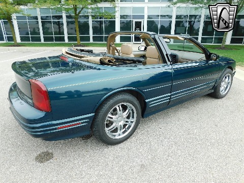 1995 Oldsmobile Cutlass image 16