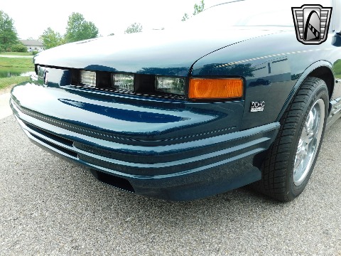 1995 Oldsmobile Cutlass image 28