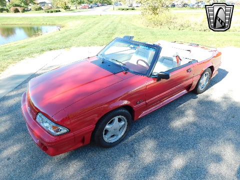 1992 Ford Mustang image 3
