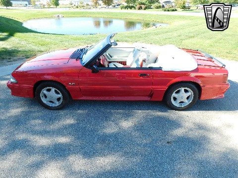 1992 Ford Mustang image 6