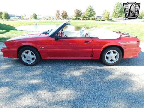 1992 Ford Mustang image 7