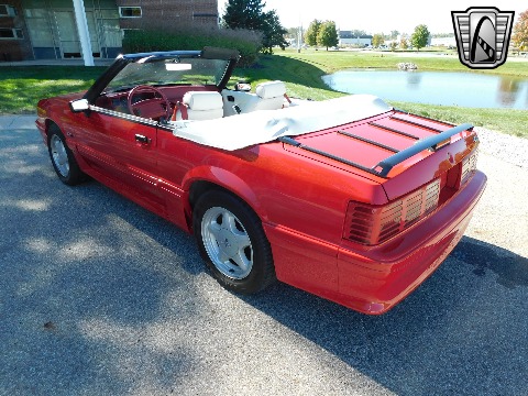 1992 Ford Mustang image 10