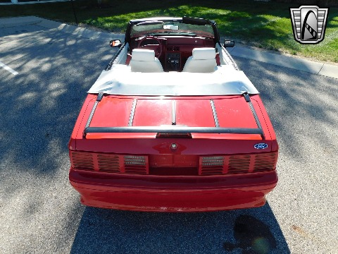 1992 Ford Mustang image 12