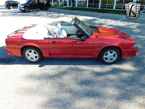 1992 Ford Mustang image 18
