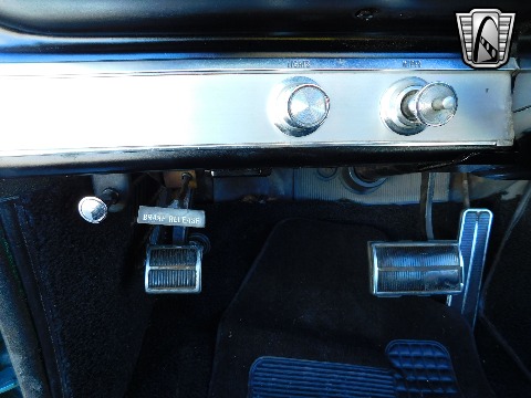 1965 Chevrolet Impala image 136