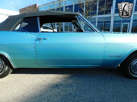 1965 Chevrolet Impala image 33