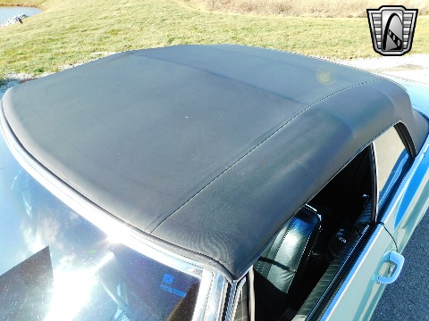 1965 Chevrolet Impala image 35