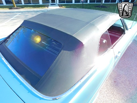 1965 Chevrolet Impala image 38