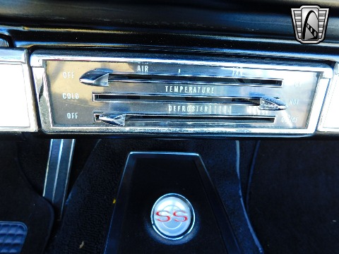 1965 Chevrolet Impala image 142