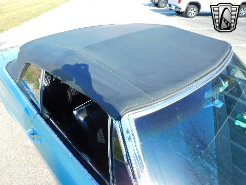 1965 Chevrolet Impala image 39