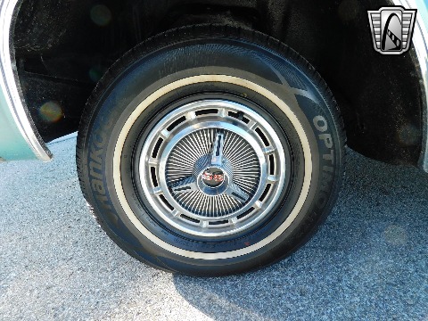 1965 Chevrolet Impala image 41