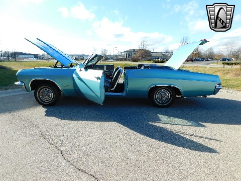 1965 Chevrolet Impala image 94
