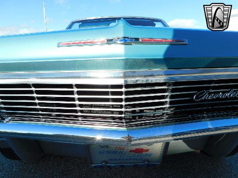 1965 Chevrolet Impala image 45