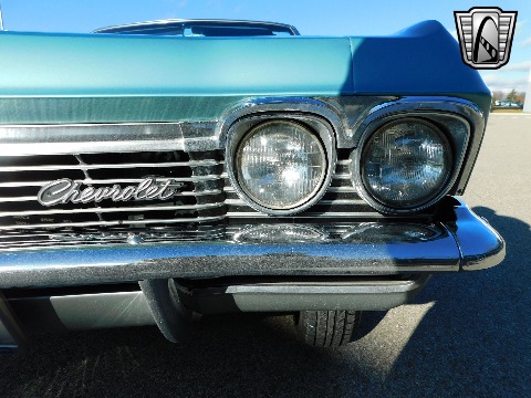 1965 Chevrolet Impala image 46