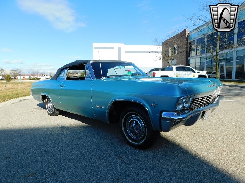 1965 Chevrolet Impala image 21