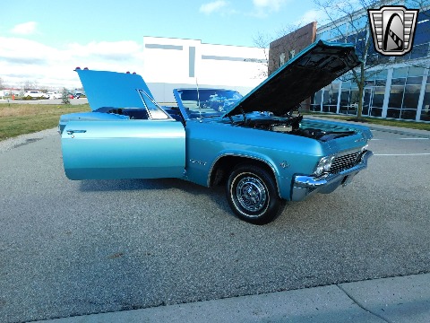 1965 Chevrolet Impala image 99