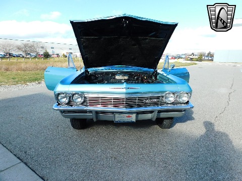 1965 Chevrolet Impala image 100