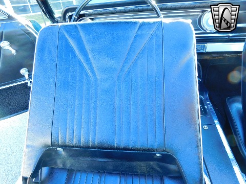 1965 Chevrolet Impala image 126