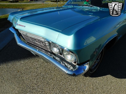 1965 Chevrolet Impala image 26