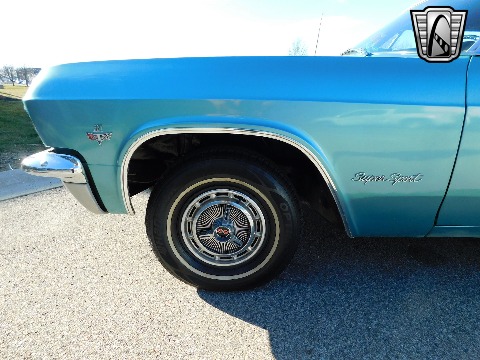 1965 Chevrolet Impala image 27