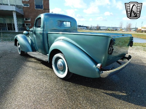 1937 Studebaker Coupe Express image 10