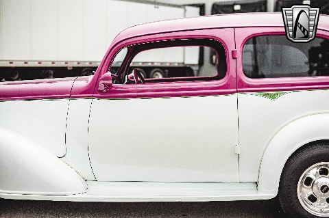 1935 Chevrolet Sedan image 29