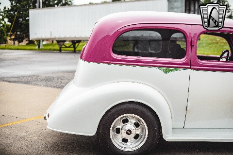 1935 Chevrolet Sedan image 31