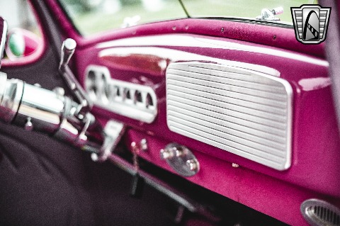 1935 Chevrolet Sedan image 110