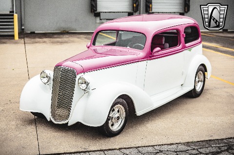 1935 Chevrolet Sedan image 7