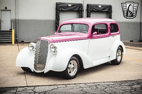 1935 Chevrolet Sedan image 8