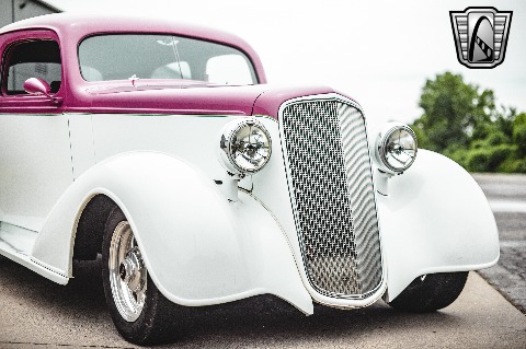 1935 Chevrolet Sedan image 34