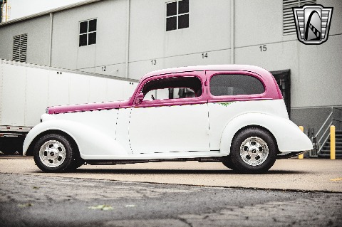 1935 Chevrolet Sedan image 12