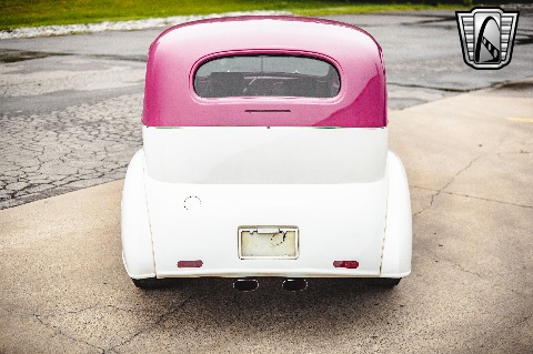 1935 Chevrolet Sedan image 16