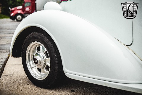 1935 Chevrolet Sedan image 45